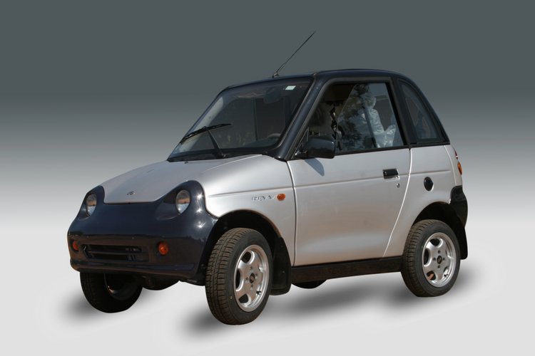1-reva-executive.jpg